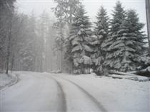 Ein Wanderweg im Schnee